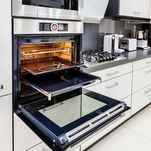 How To Use Your Self Cleaning Oven Merry Maids